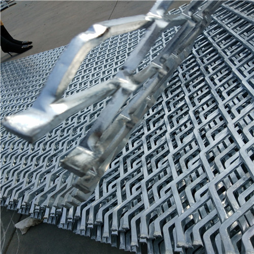 1658131978922000160.jpg 熱鍍鋅碳鋼板網(wǎng) (3).jpg